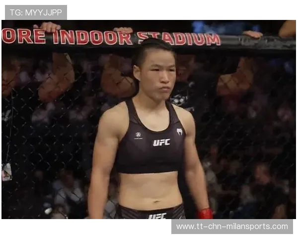 UFC冠军战，张伟丽强势击倒对手再创历史，ufc张伟丽冠军战视频